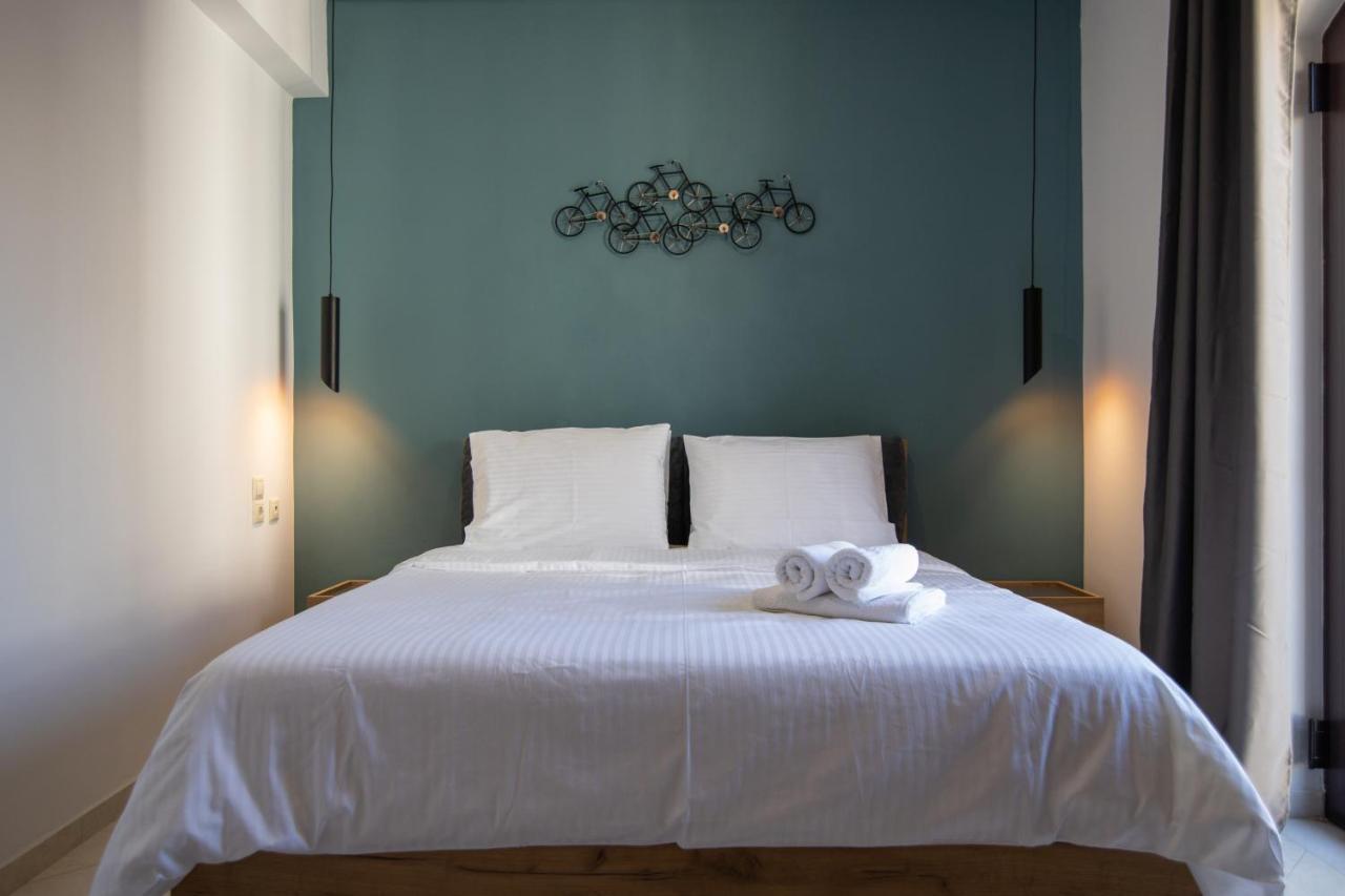 Petrino Suites Mesolonghi Mesolóngion Exterior foto