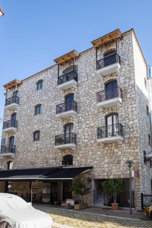 Petrino Suites Mesolonghi Mesolóngion Exterior foto